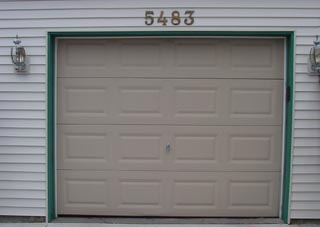 garage18.jpg (15279 bytes)